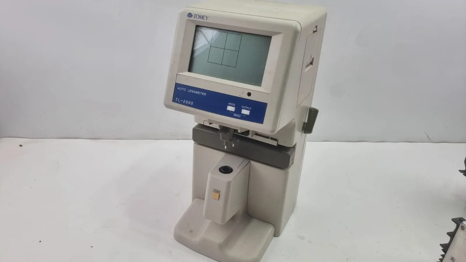 TOMEY TL-2000C AUTO LENSMETER