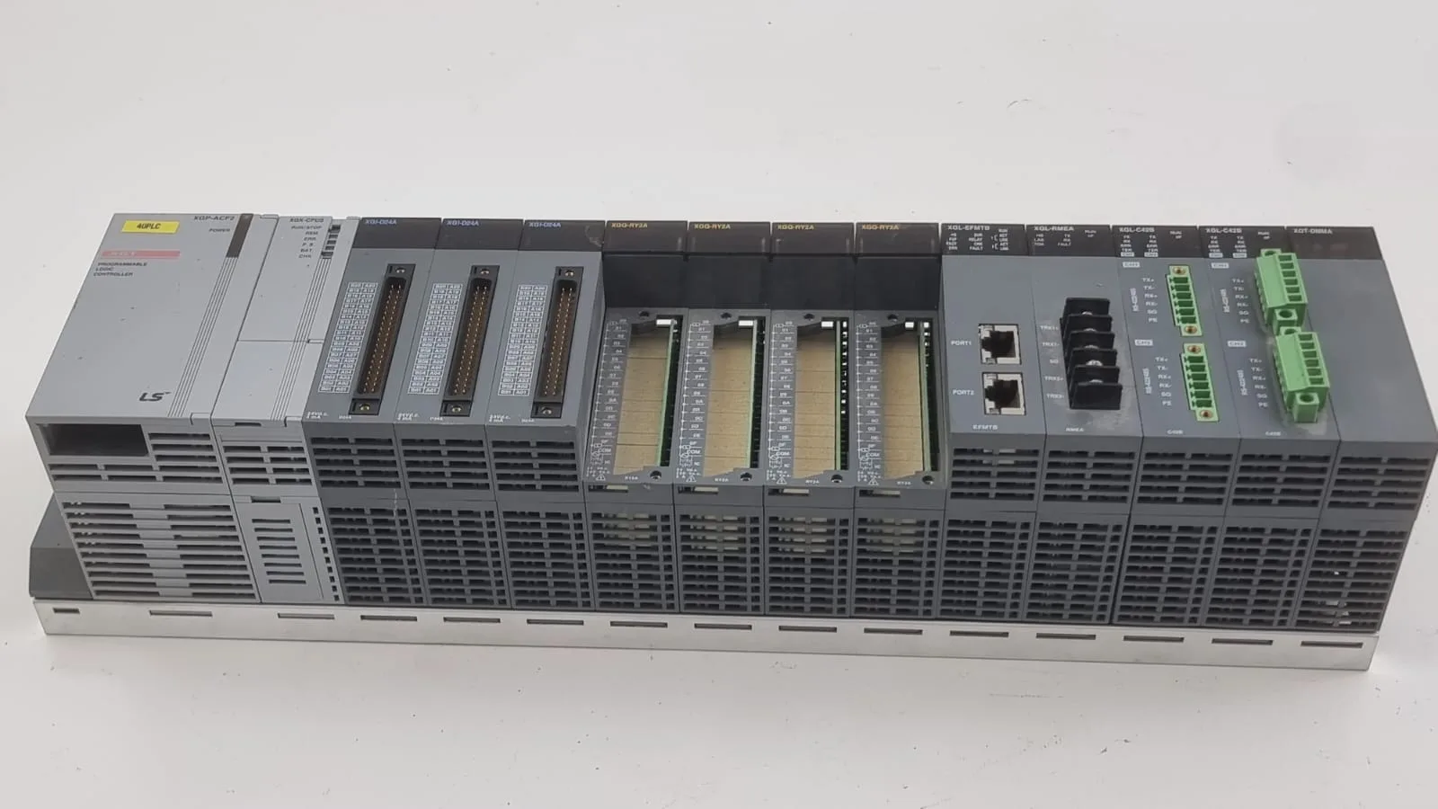XGT programable logic controller XGP-ACF2+XGK-CPUS+XGI-D24A (2pcs)+ XOO-RYJA + X