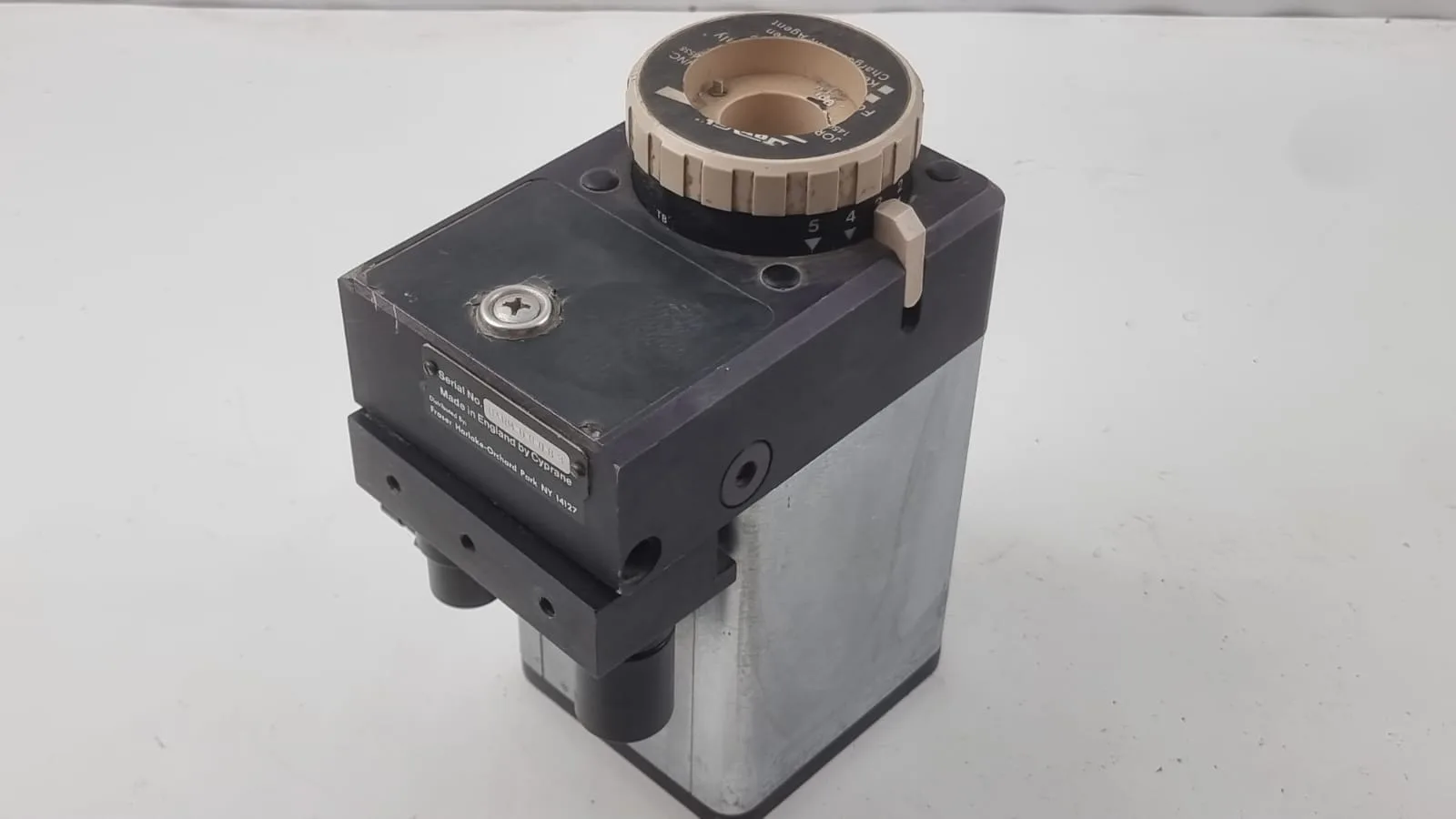 Cyprane Isotec 4 Isoflurane Vaporizer