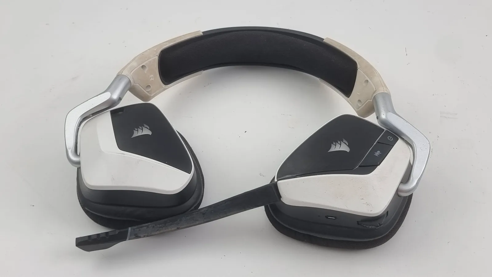 Corsair Void Pro Wireless White Headband Headsets for PC