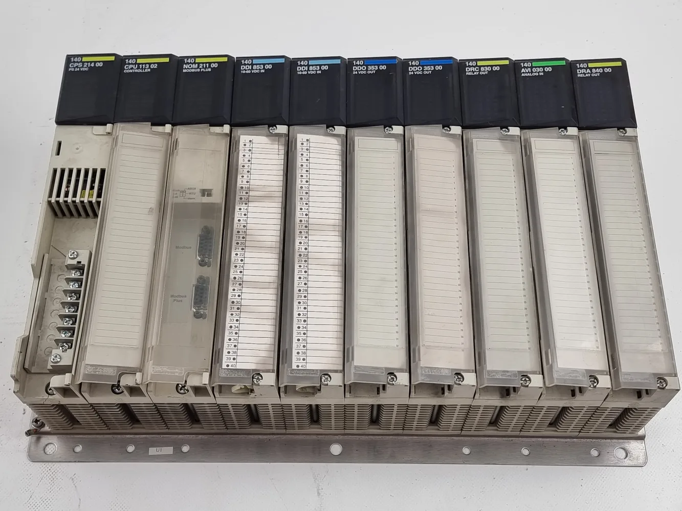 SCHNEIDER Conttrol unit-CPU 11302_DDI 85300_DDO 353 00_DRC 83000_AVI 03000_DRA 8