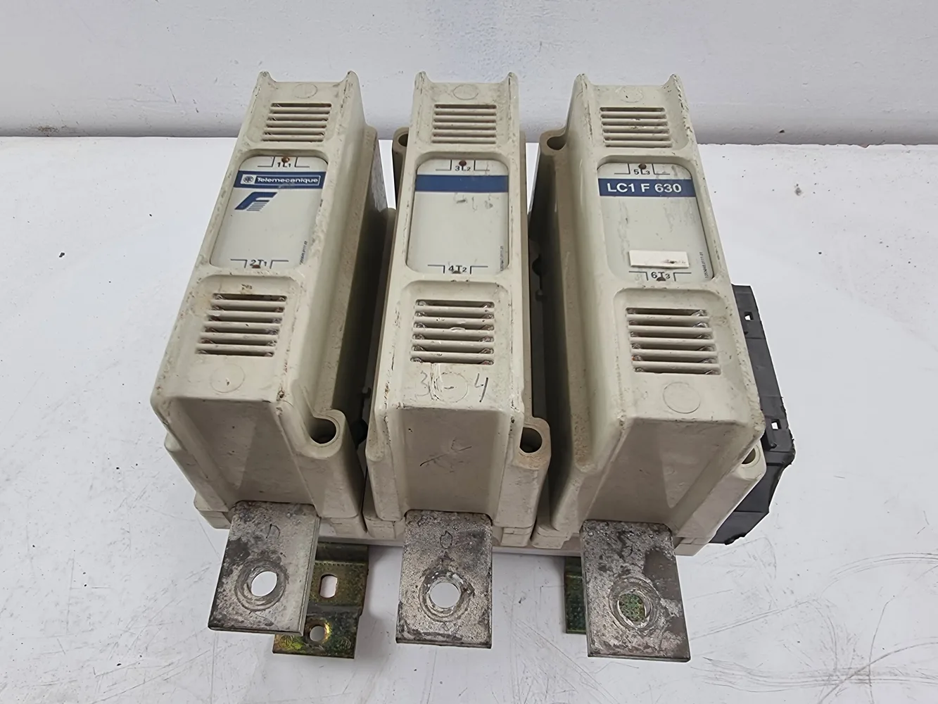 Contactor Series LC1F630 Telemecanique - AC3 335kW 1000A at 400V LC1F