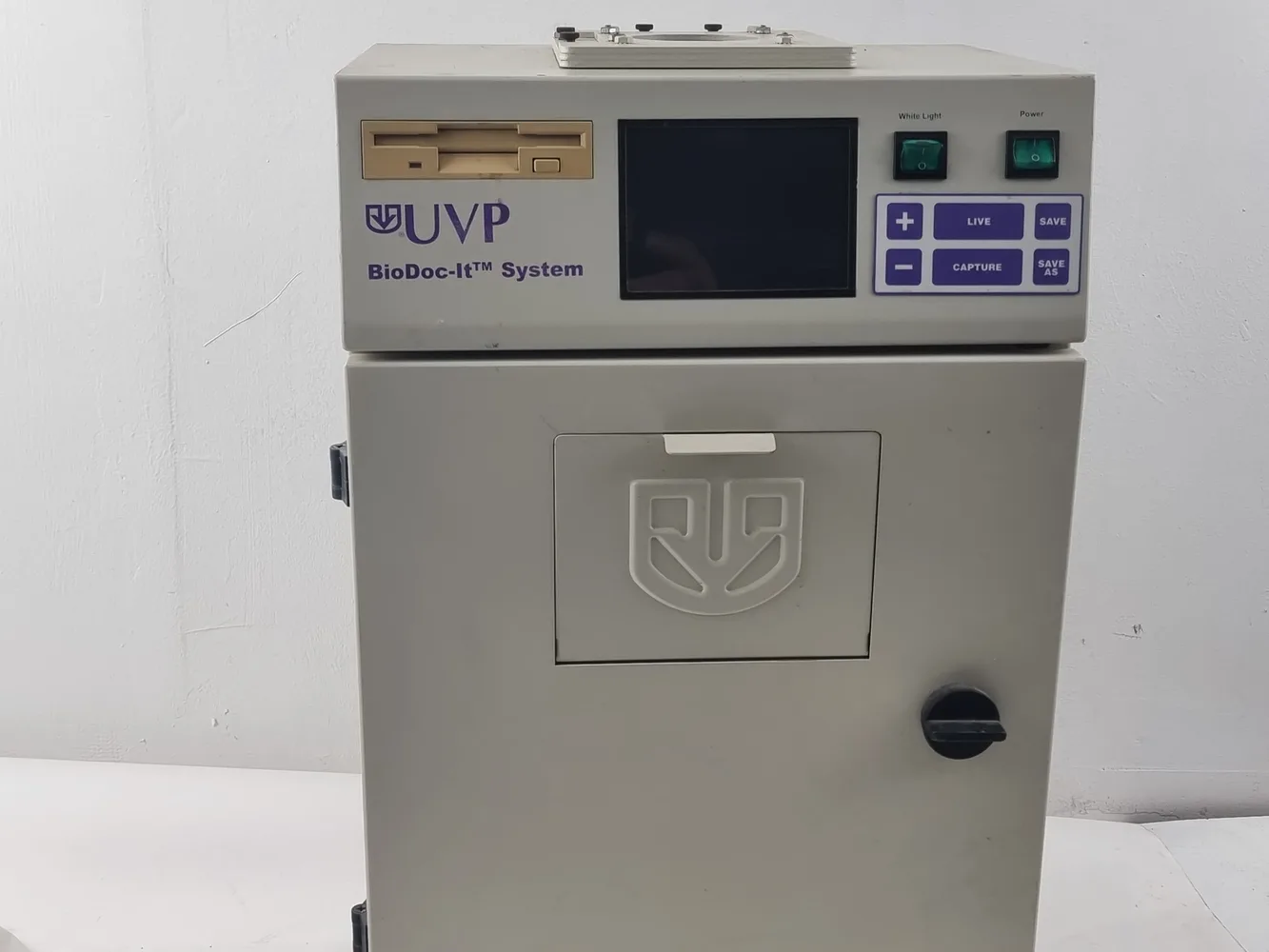 UVP BioDoc-It BioImaging System 97-0103-10 TRANSILLUMINATION With Darkroom