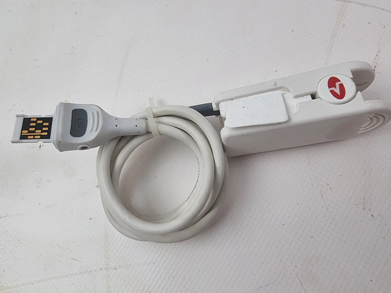 Lot of 8 - Genuine Masimo OEM, LNCS DCIP, SpO2, Reusable Finger Sensor PS-10153D