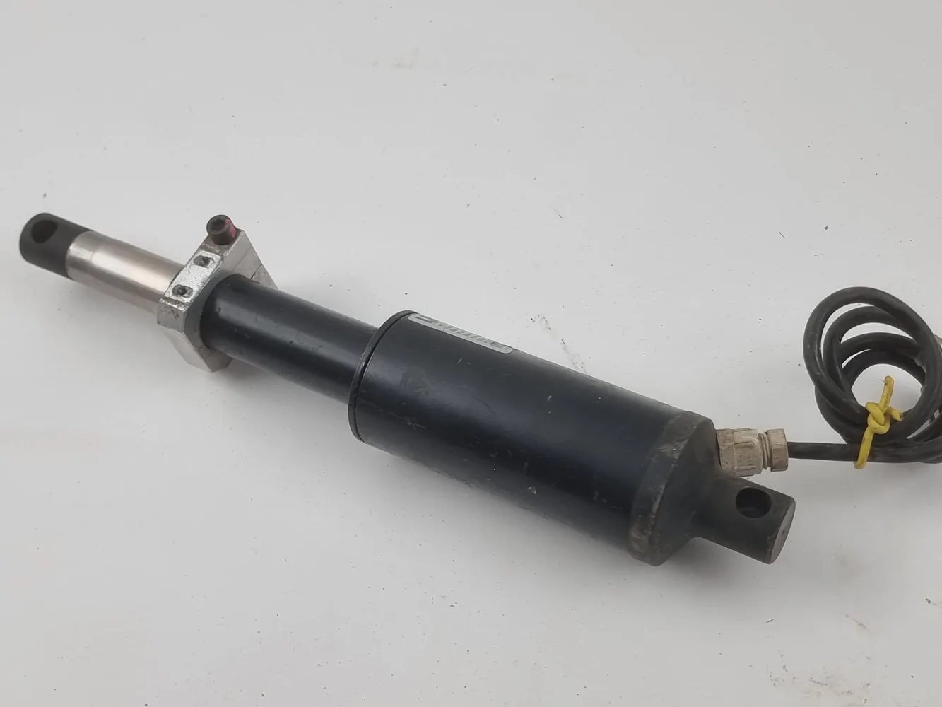 LINAK electric cylinder 22E000-05052410