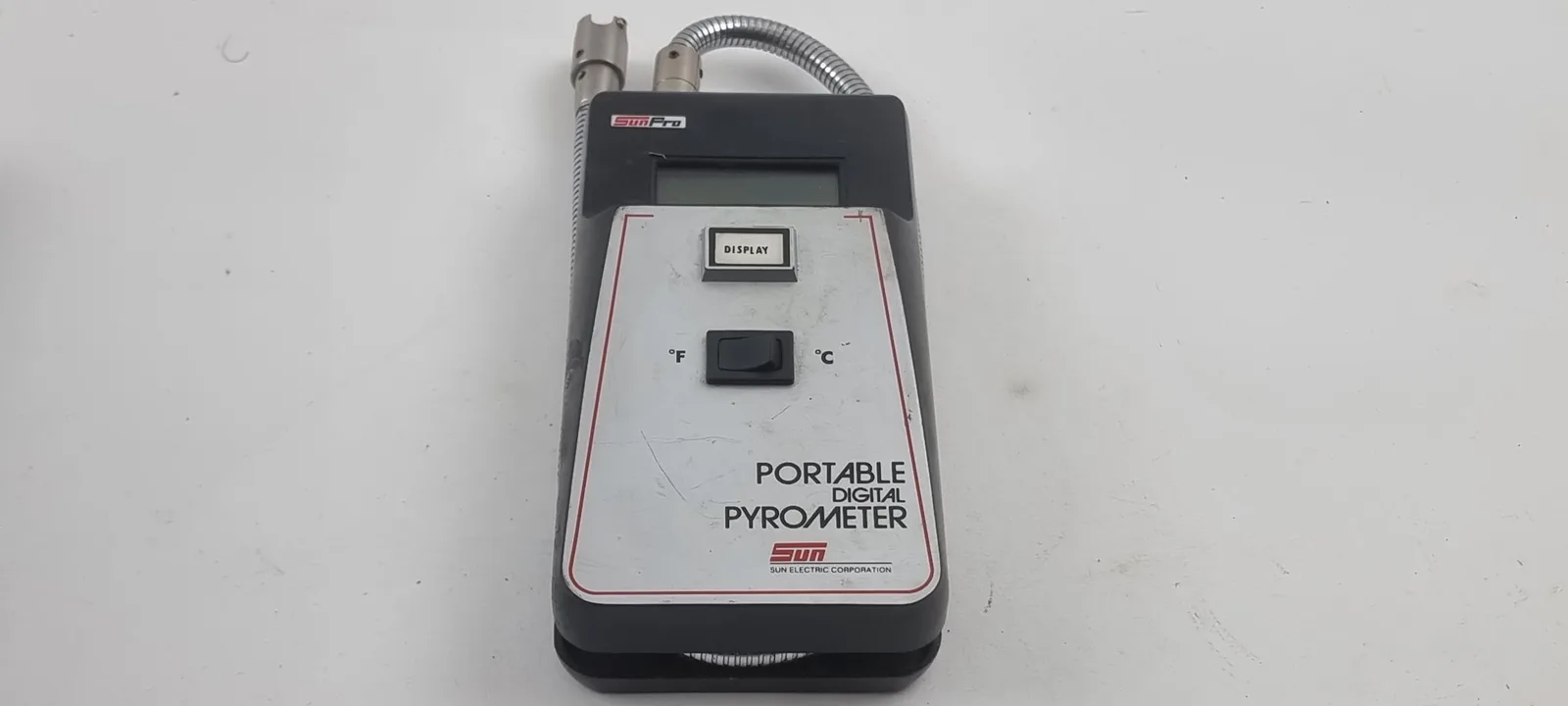 SUNPRO SP4802 PORTABLE DIGITAL PYROMETER 46-1500 DEGREE w/Original soft case