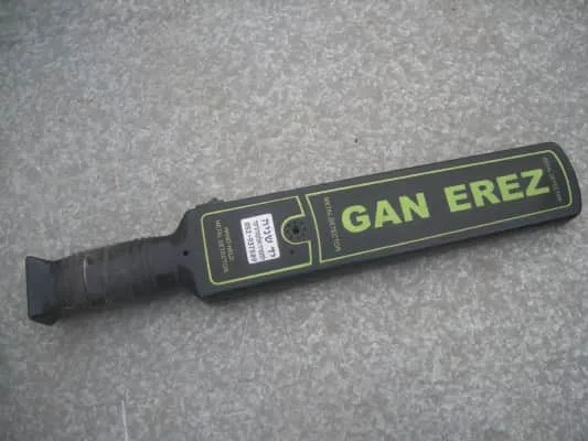 Gan Erez 3003- security metal detector on people body research