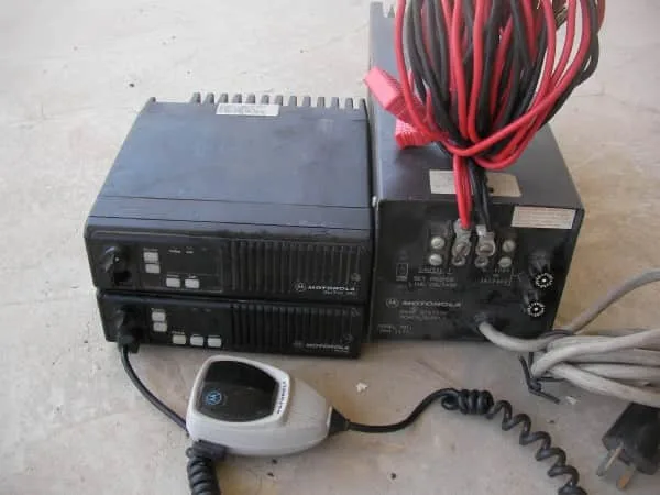 Motorola MaxTrac Radio D33MJA77A3CK w/Microphone -w/power supply - *lot of 2*