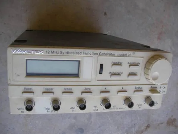 Wavetek 23 12 MHz Synthesized Function Generator