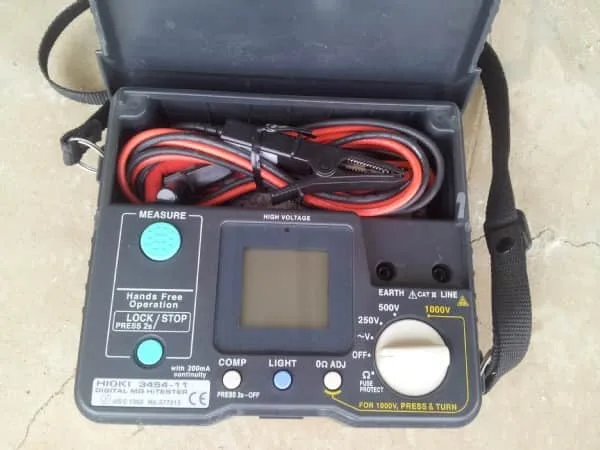 HIOKI 3454-11 DIGITAL HiTESTER , HC#300 with case and 2 cable connectors tools