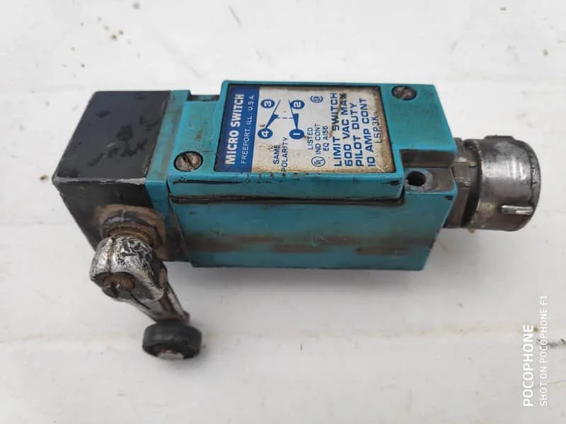 Honeywell - Micro Switch LSP3K Heavy Duty Limit Switch 10 Amp 600 Volt Pilot Dut