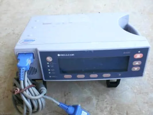 Nellcor OxiMax N-595 Pulse Tabletop Oximeter with connectors cable