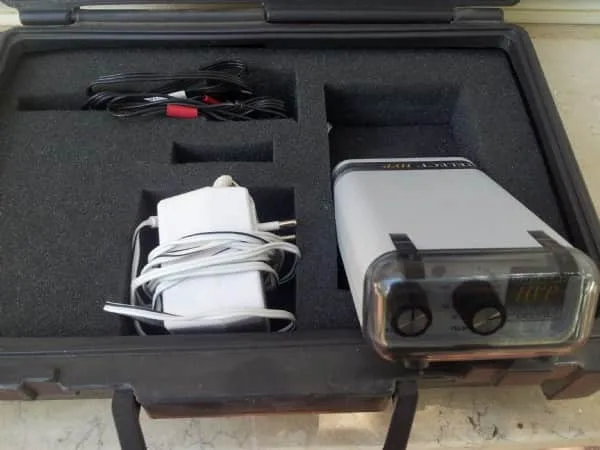 Intelect Hvp High Volt Portable Stimulator with hard case batteries and accessor