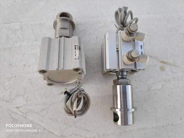 SMC CYLINDER CDQ2B40-10DCMZ-XB13 *Lot of 2*