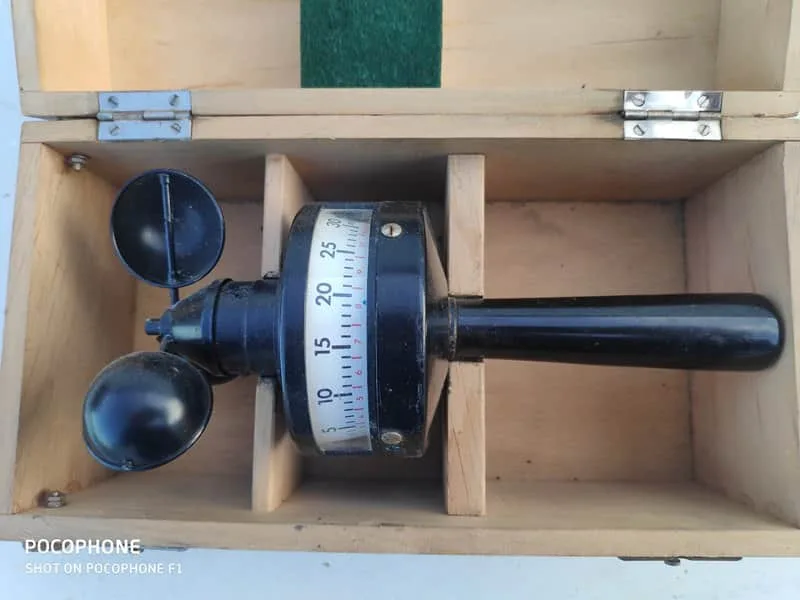 Munro 23510 Precision Handheld Anemometer British Met Office w/wooden box