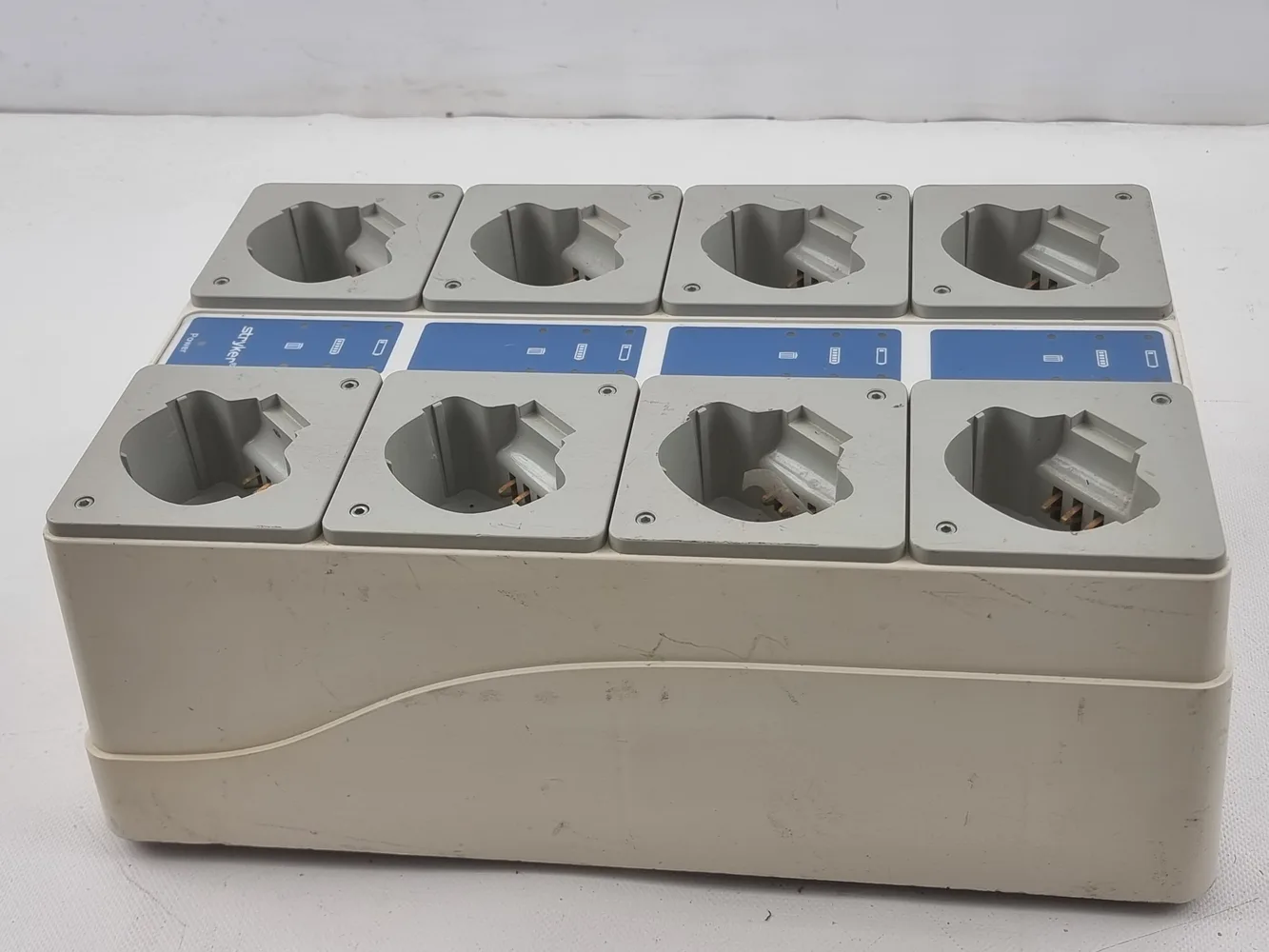 Stryker T4 Eight Station Battery Charger 400-655 with 8 T4 Power Packs