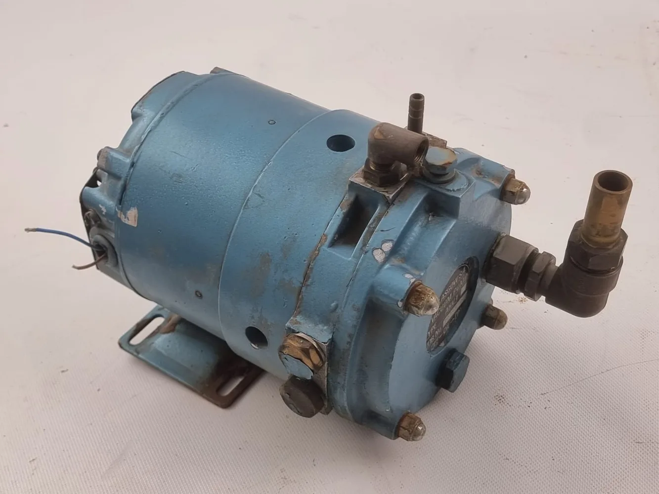 Alley compressures vacuum pump UHV.1