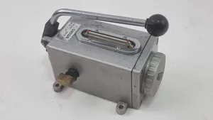 Showa Hand-Pull Manual Lubricators Pump- LAW80 - Vol 0.4L