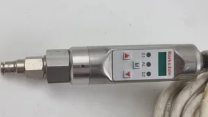 Barksdale UDS7 P/N 0427- 944 Electronic Pressure Switch 0-2.5 bar 1/4 NPT