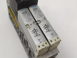 Festo VABV-S4-2HS-G18-2T1 w/ 2X VSVA-B-M52-MZD-A2-1T1L Pneumatic Solenoid Valve