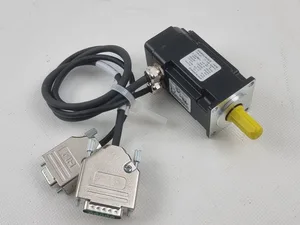 *New* Kollmorgen AKM11B-ANSNSNS-02 Servo Motor + 2 cable connectors