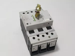 Klockner Moeller NZM7-100S 100A Circuit Breaker & DAOV-NZM7 ROTARY DRIVE