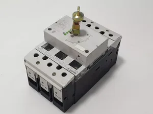 Klockner Moeller NZM7-100S 100A Circuit Breaker & DAOV-NZM7 ROTARY DRIVE