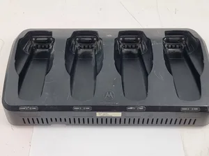 Motorola F3141A - 4 Bank Unit Charger