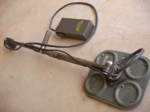 Vitenam Era U.S. Military Army Mine Detecting Metal Detector  (Milton)