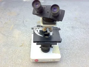 Leitz Laborlux type K Leica Laborlux Microscope - with 2 Objectives lens