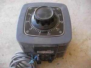 Variac Variable Transformer 2KVA 8A -;-;0-260V