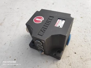Balluff Automation Distributor-BNS 3 connectors - Safety position limit switch 2