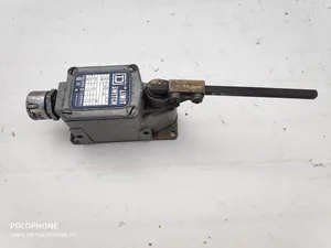 SQUARE D 9007-TUB5-S4 LIMIT SWITCH