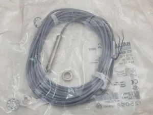 BALLUFF BES0032 BES M08MI-P0C15B-BV05 Inductive Sensor - New *Lot of 4*