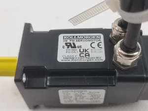 *New* Kollmorgen AKM11B-ANSNSNS-02 Servo Motor + 2 cable connectors